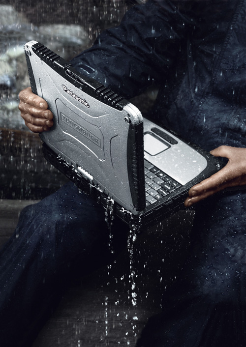 SANTINEA - Clevo W350STQ - Getac, Durabook, Toughbook. Portables incassables, étanches, très solides, résistants aux chocs, eau et poussière